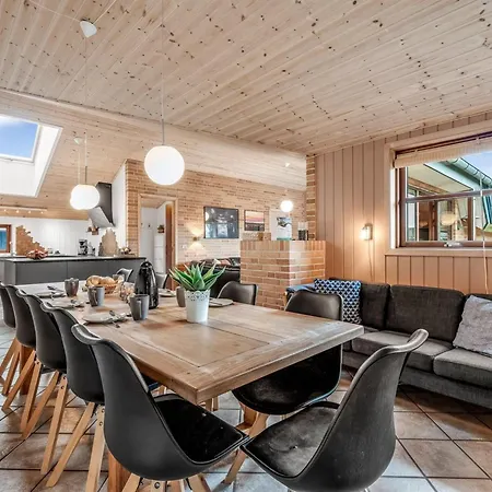 Mico - 500m From The Sea By Interhome